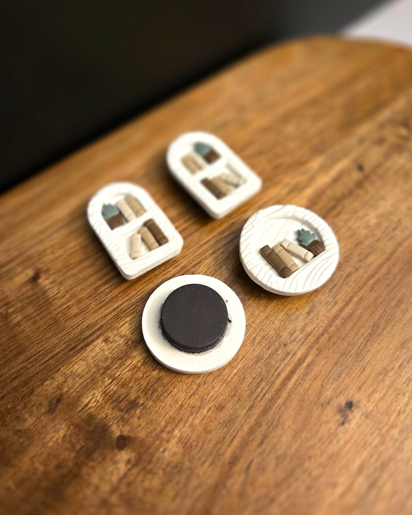 Bookshelf Magnet